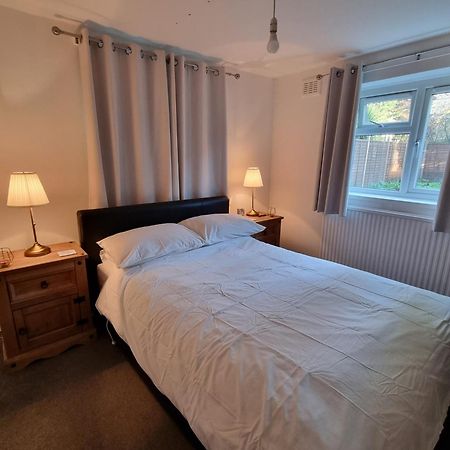 Beautiful Double Room In Acton, West Londra Esterno foto